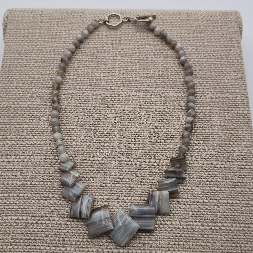 18 Inch Sterling Silver Banded Agate Stone Necklace B507